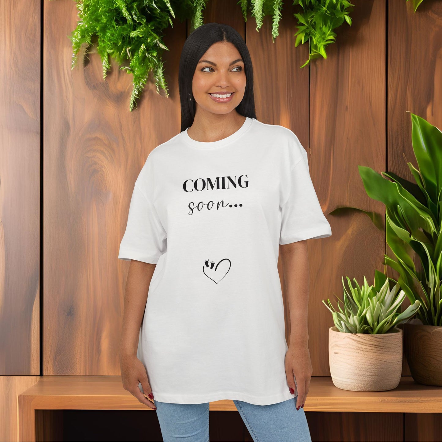 Oversized T-Shirt zur Schwangerschafts- verkündung "coming soon"